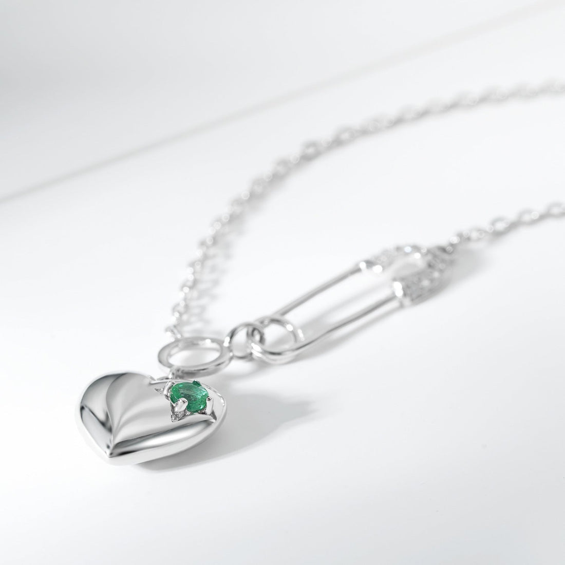 Cool Necklace Women's Fashion S925 Silver Emerald Heart Pendant Paper Clip - Luxe Orna
