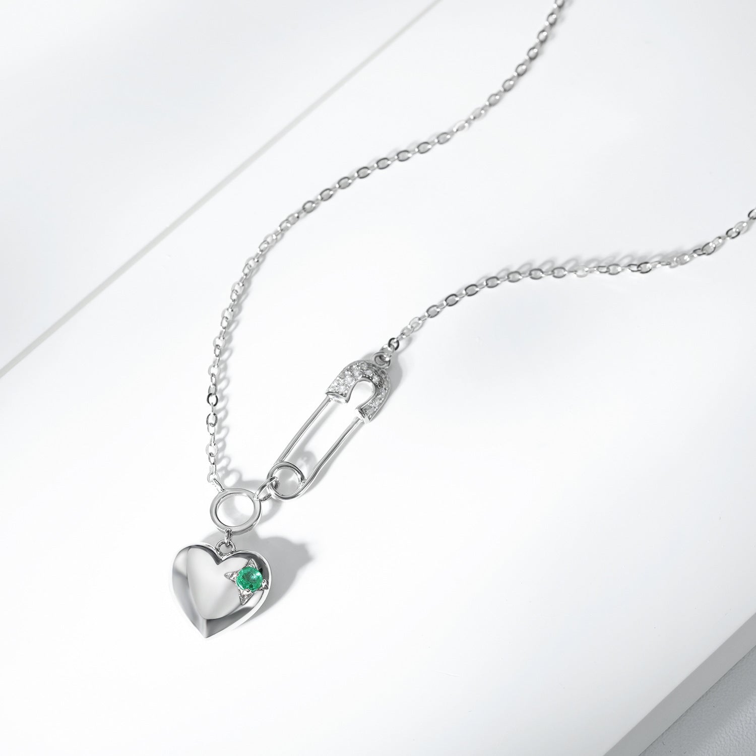 Cool Necklace Women's Fashion S925 Silver Emerald Heart Pendant Paper Clip - Luxe Orna